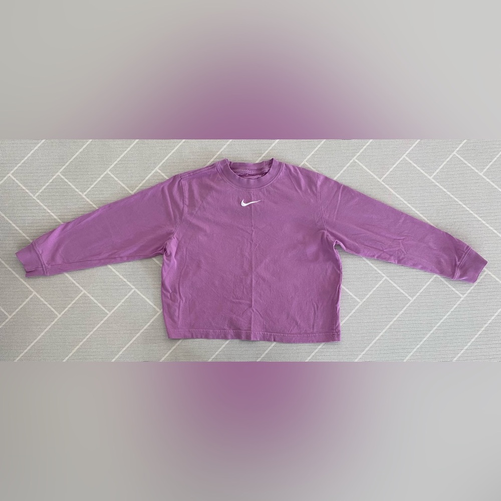 Nike Lavender Loose Fit crop top girl's size M